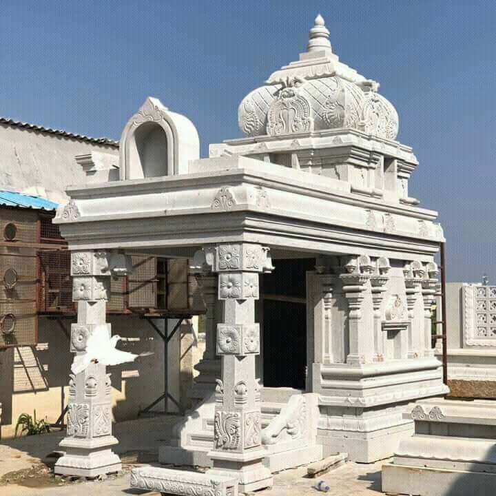 Sanctum Mandapam & Dravidian Carvings