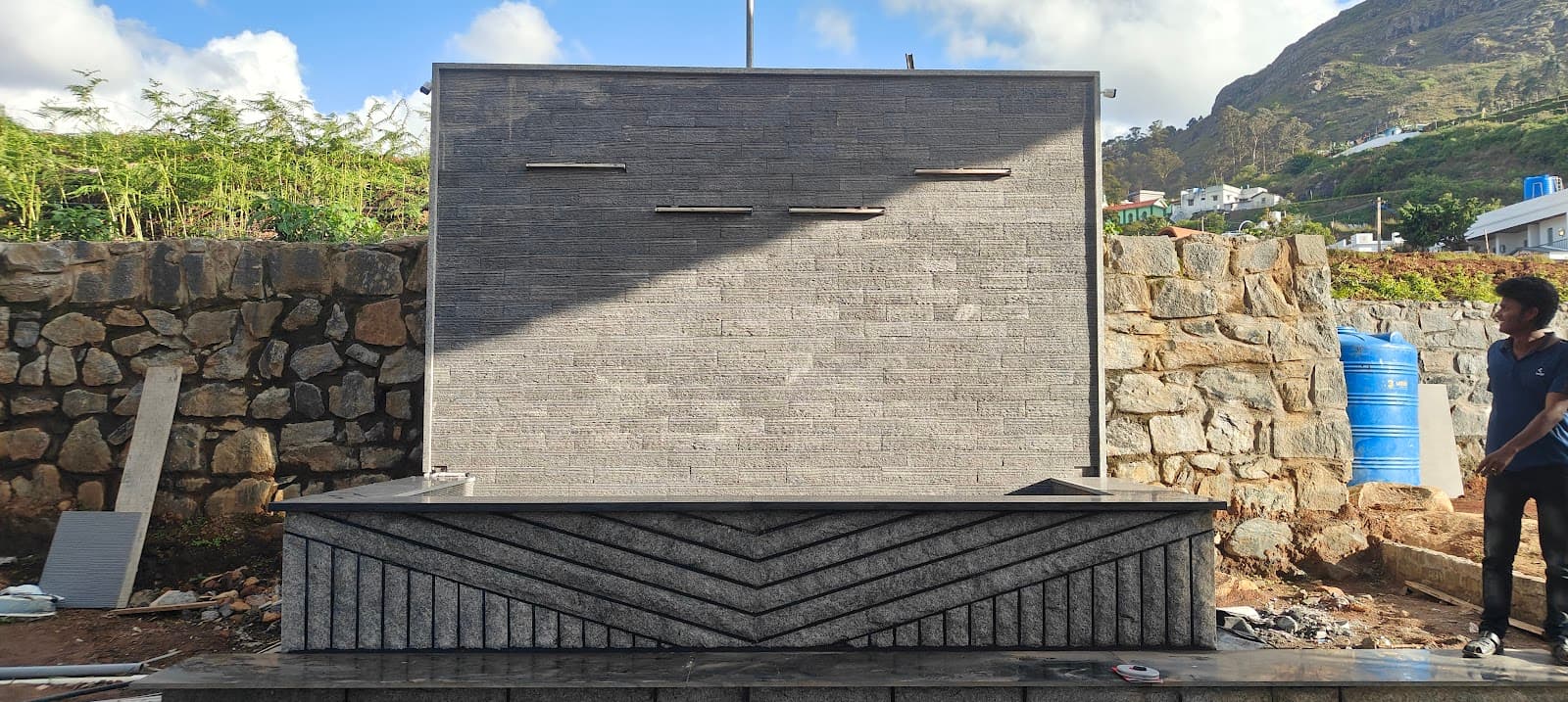 Natural Stone Retaining Wall & Terracing